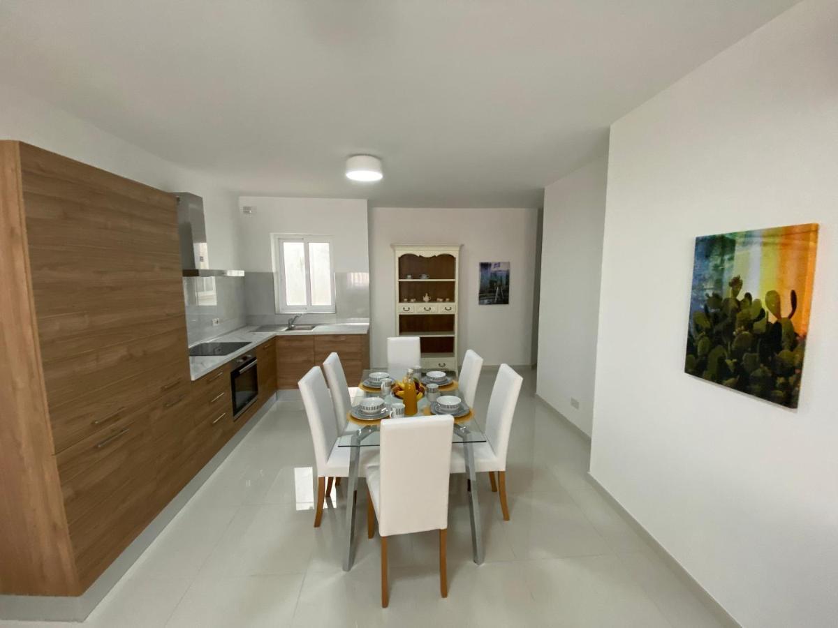Sunshine Apartments Mellieha - Modern Three Bedroom Ground Floor Apartment With Yard Exterior foto